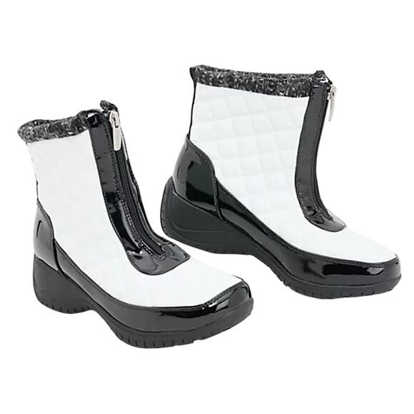 Khombu Womens Megan Snow Boots US 9.5 Wide White Black Waterproof NIB - Picture 1 of 12
